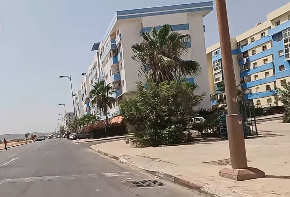 Superbe appartement à vendre à Hay Mohammadi. 3 chambres agr...
