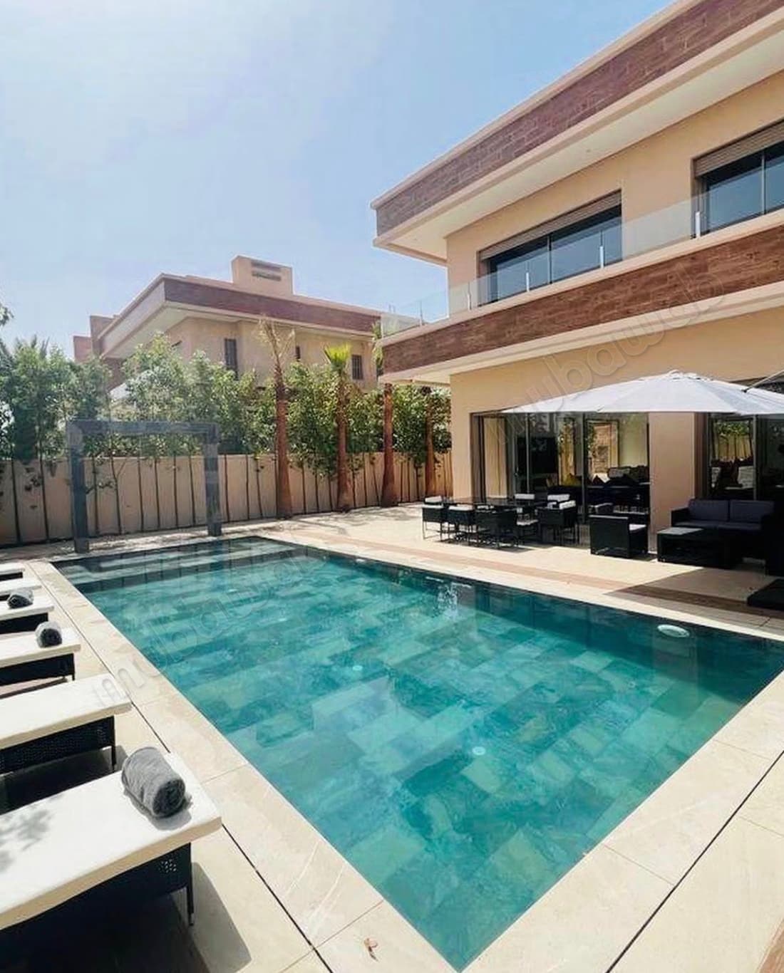 Villa 5ch meublée avec piscine privée dans le quartier de l'...