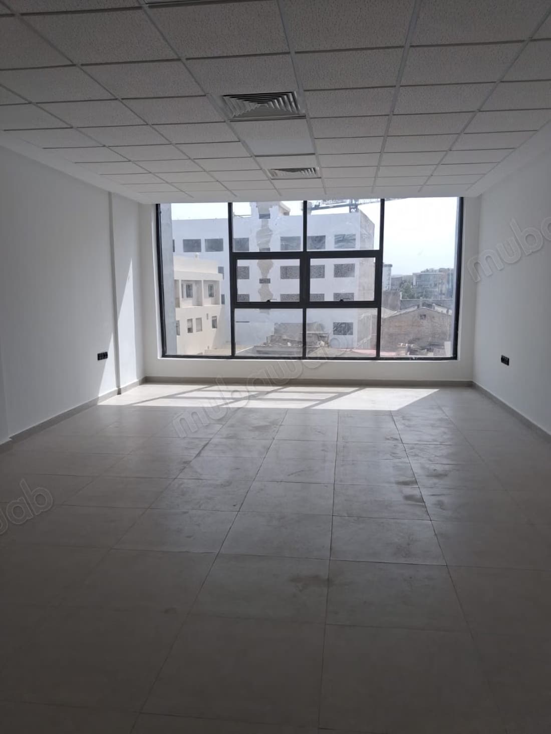 Plateau Bureau Neuf & Lumineux – Ain sebaa