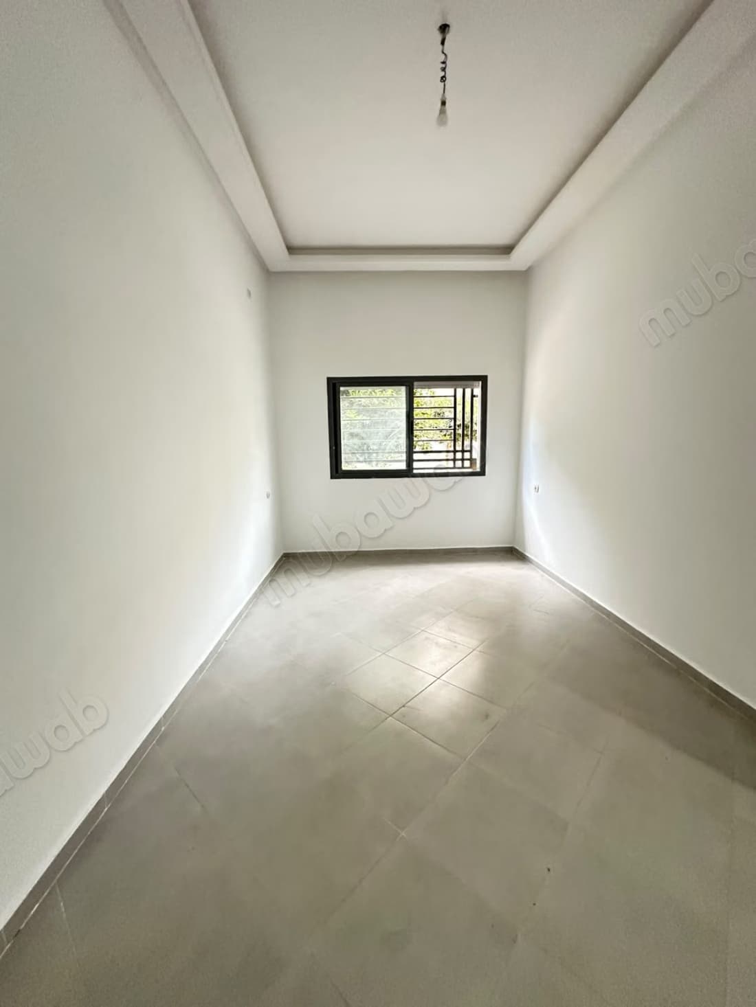 À louer_ Appartement neuf & vide à Mesnana Golf