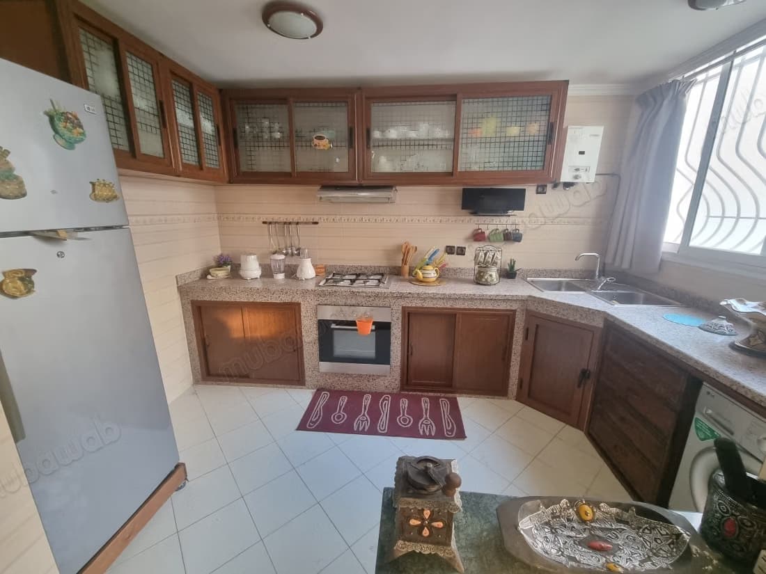 Vend appartement à Hay Dakhla. 1 Pièce. Système de parabole...