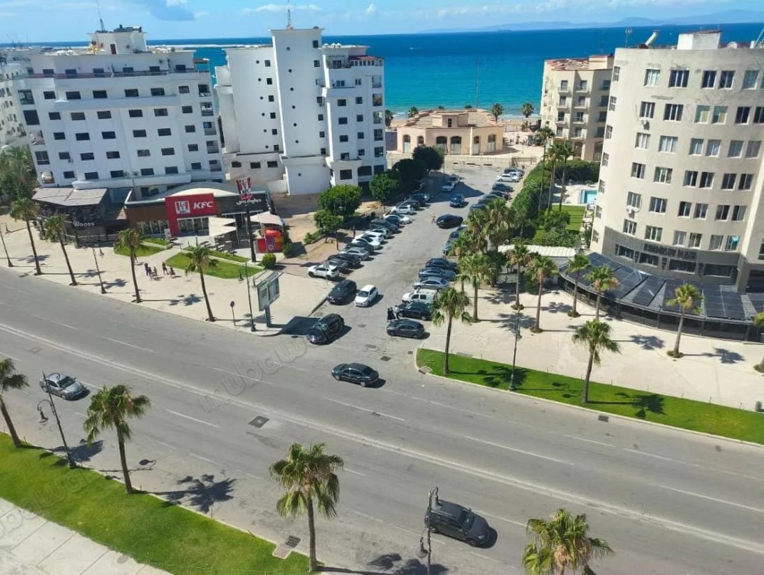 À Louer: Local Commercial d'Exception Directement sur la Pla...