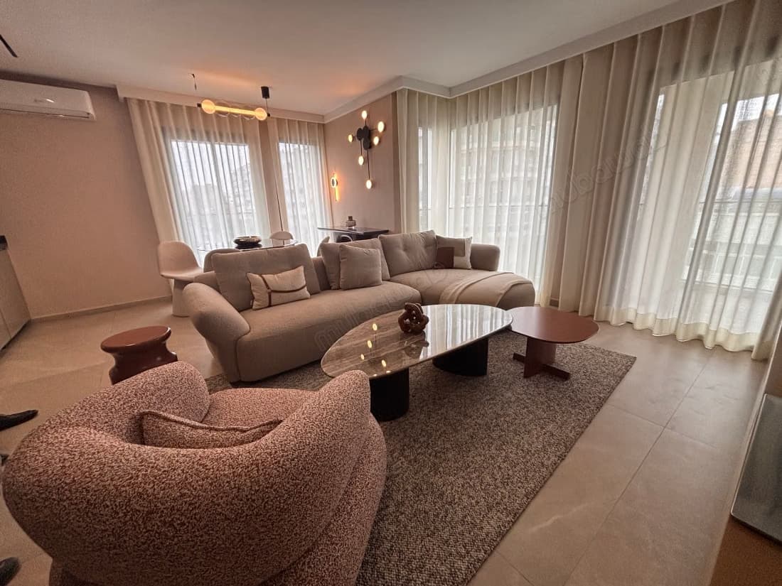 Appartement à louer à Les Hôpitaux. Dimension 38 m². Espaces...