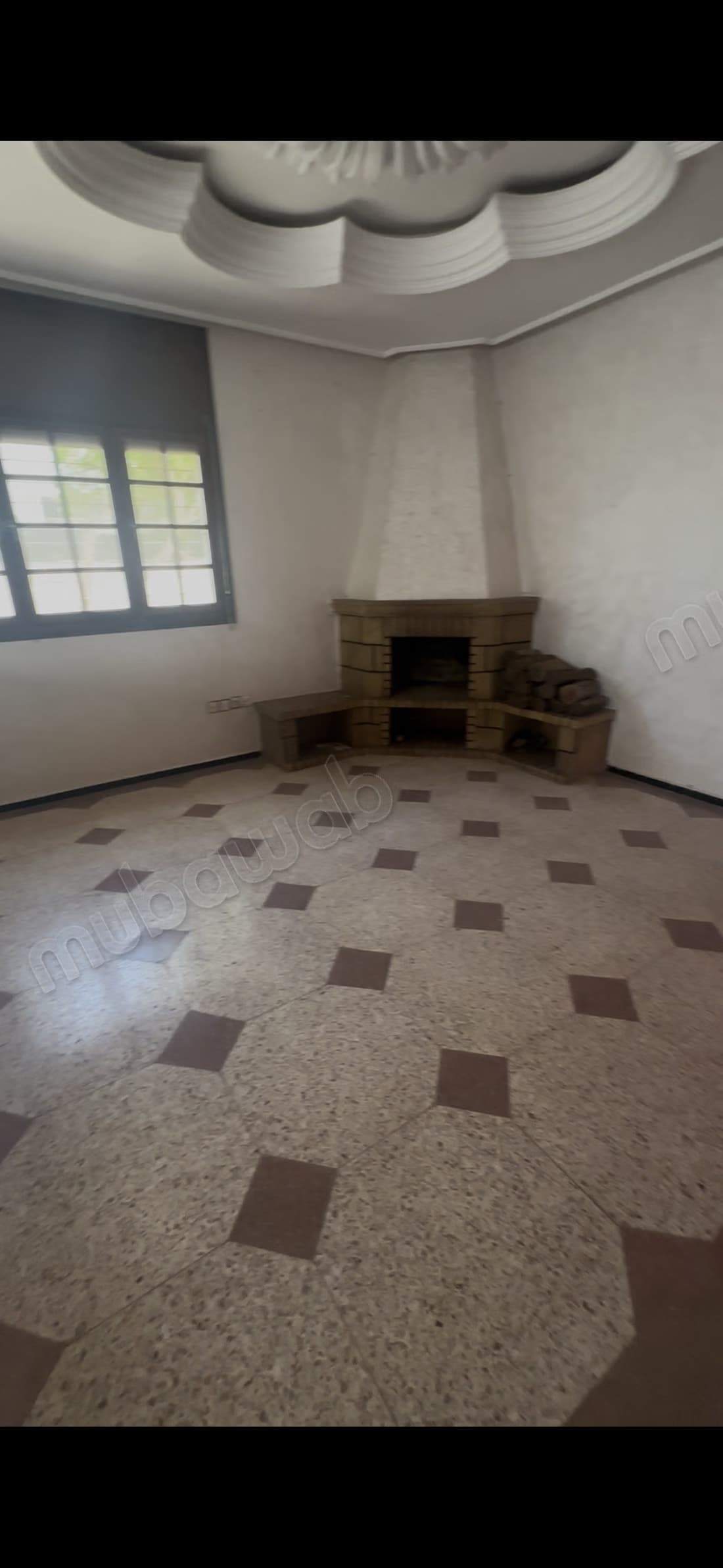 Magnifique villa à vendre à Bir Rami Est. 11 pièces. Chemin...