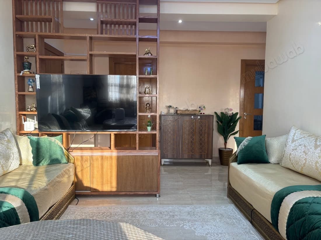 Appartement propre ensoleillé meublé en location