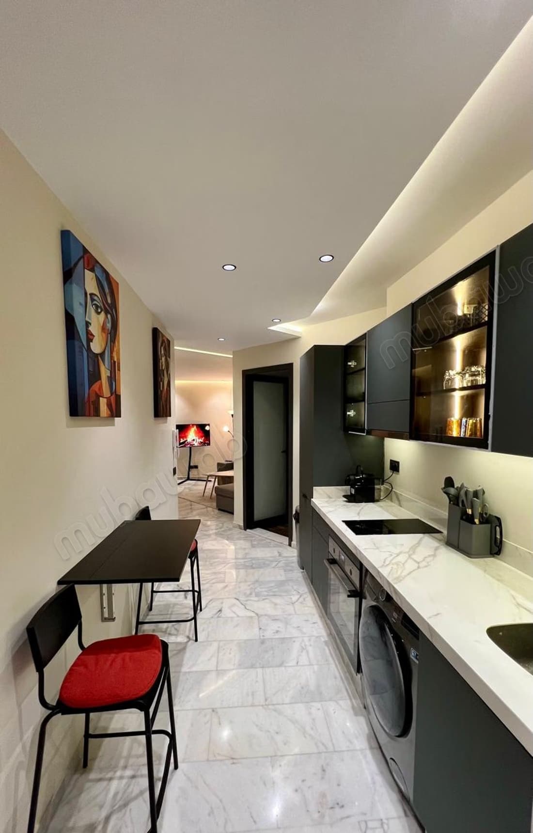 Studio à louer à Franceville. Superficie 50 m². Meublé