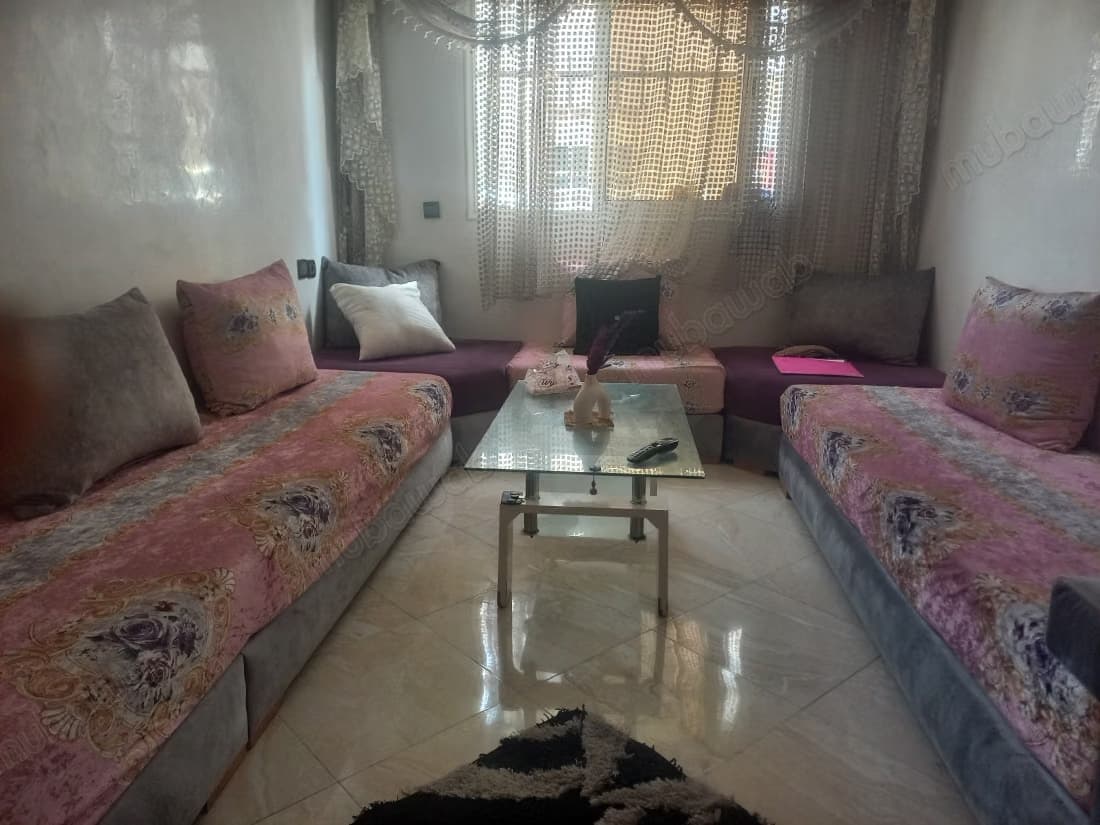 Location d'un appartement à Corniche. 1 belle chambre. Bie...