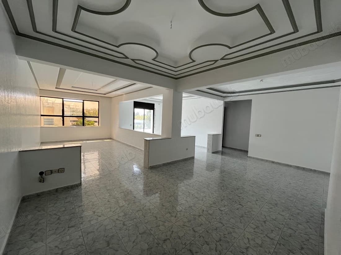 Appartement spacieux de 154 m² à vendre – Plein centre de Fè...