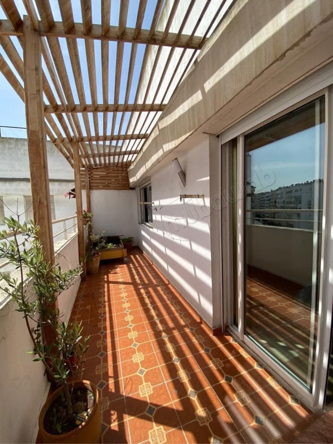 Appartement meublé de standing à louer – Quartier La Gironde