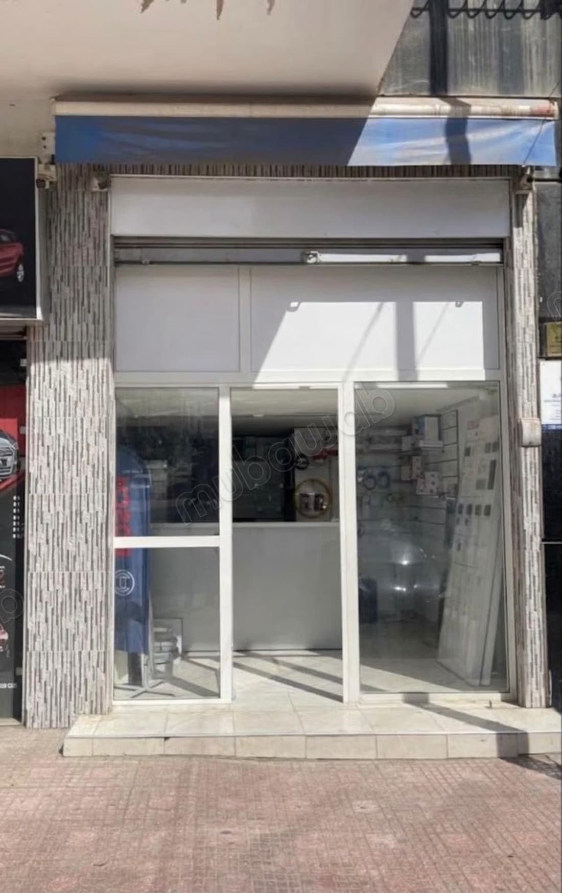 Local commercial à vendre à Anassi