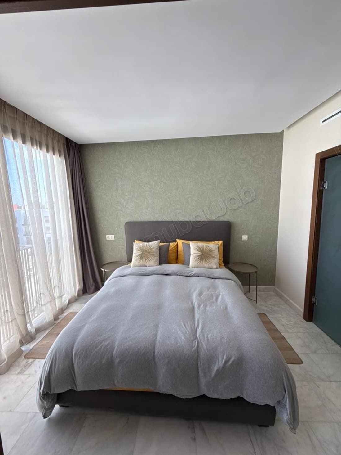 Bel appartement en location à Oasis. Superficie 50 m². Meubl...