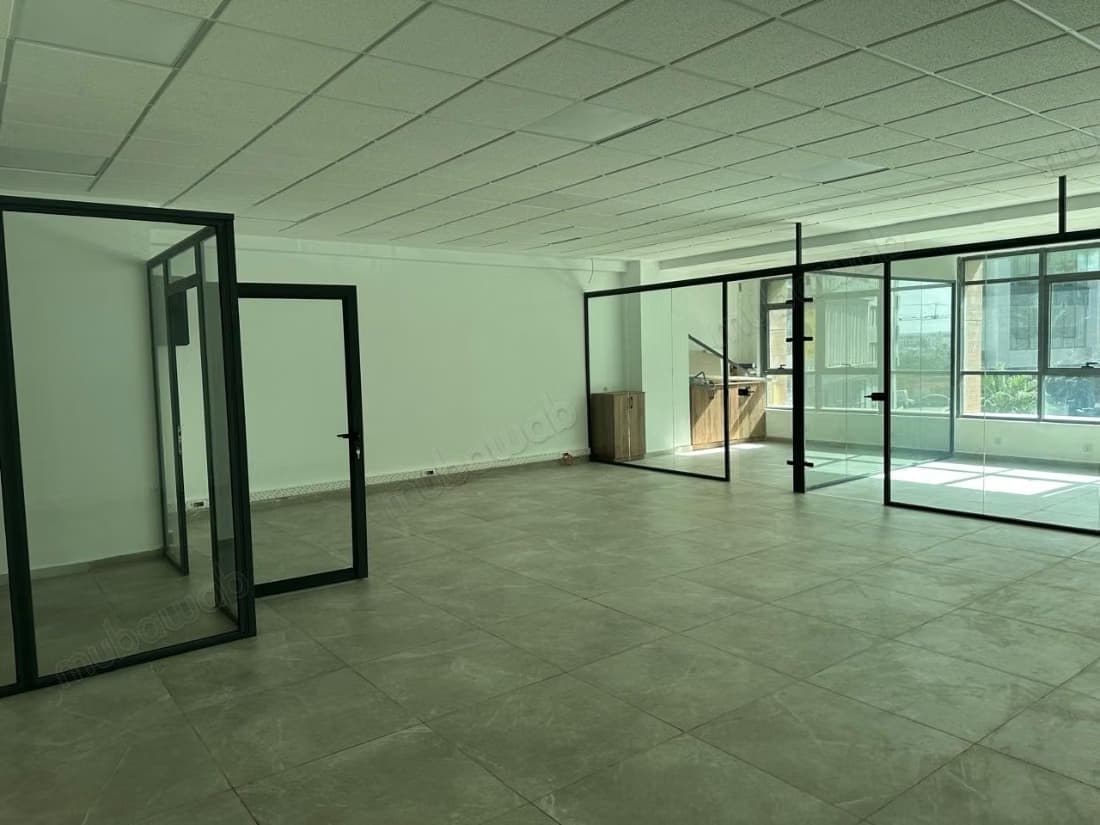 Bureaux à louer à Sidi Maarouf. Surface de 107 m². Résiden...