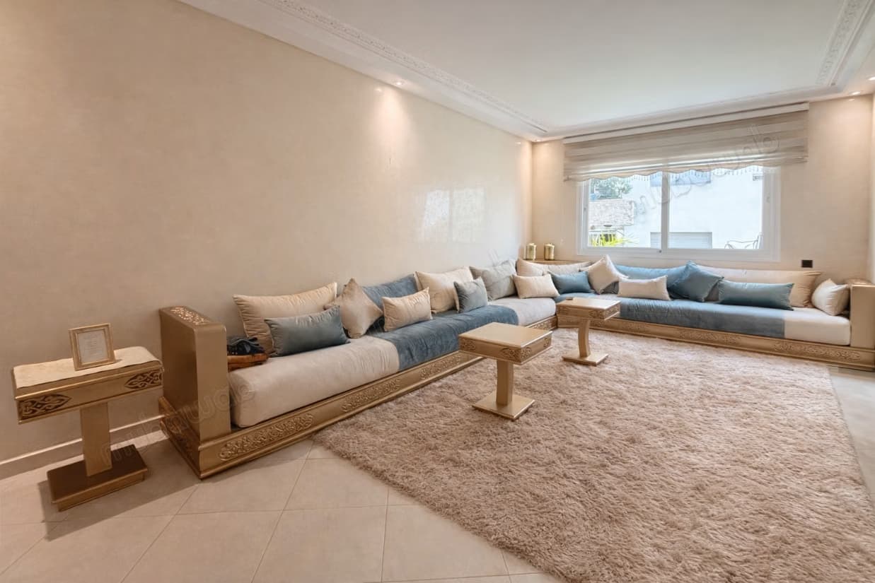 Superbe appartement à louer en Centre. Surface totale 130 m...
