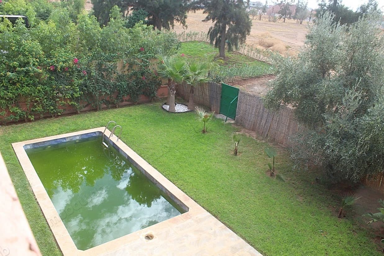 Villa a Louer vide de trois chambres