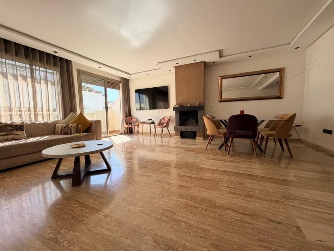 Bel appartement à vendre à Val Fleury. 3 chambres. Service d...