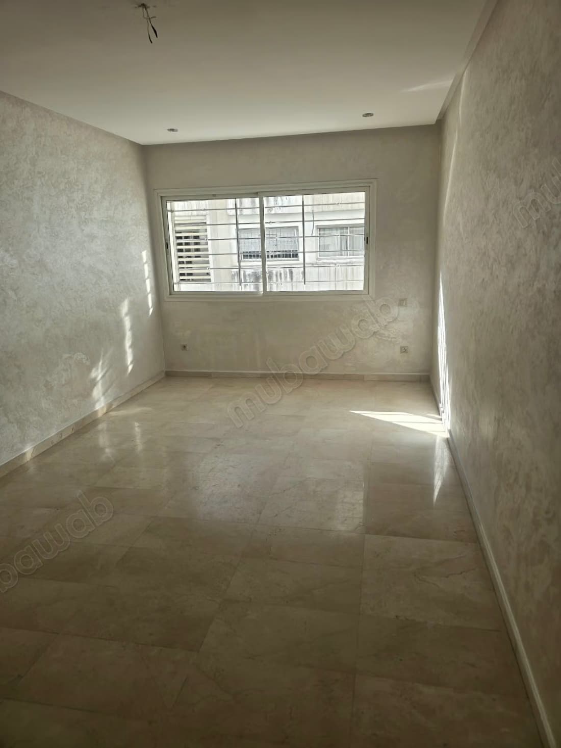 Appartement à louer à Belvédère. 3 chambres agréables. Systè...