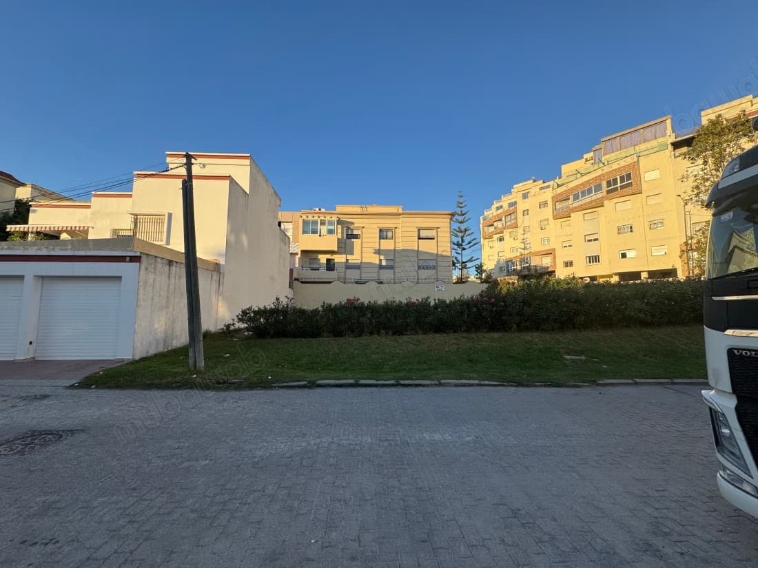 Vente de terrain à Moujahidine. Surface totale 534 m²
