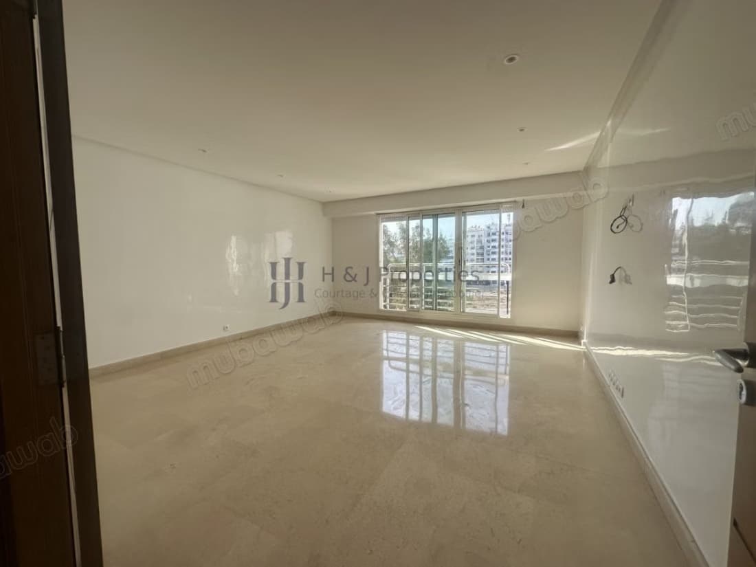 T3 vide 100m² – terrasse – résidence sécurisée