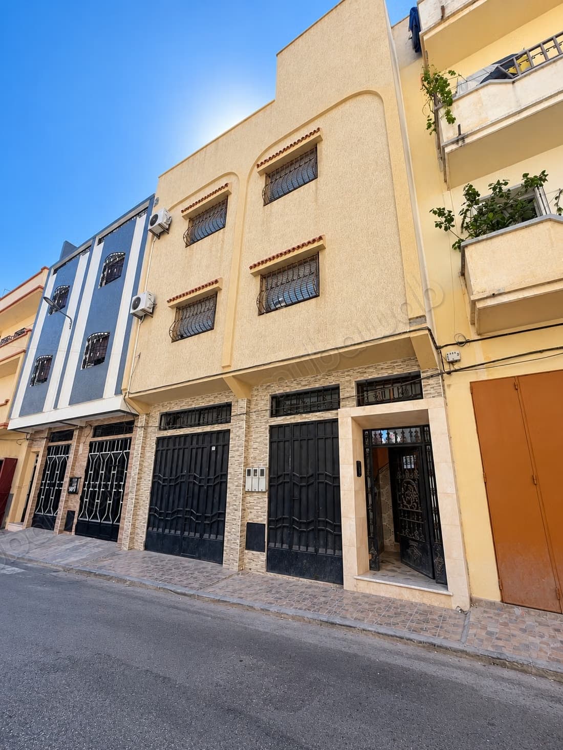 Maison à vendre à Jirrari. 5 pièces confortables. Places de...