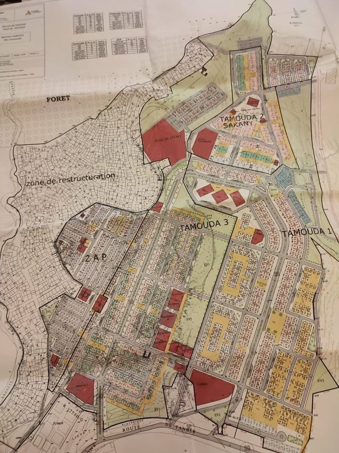 Vente de terrain en ville. Superficie totale 135 m²