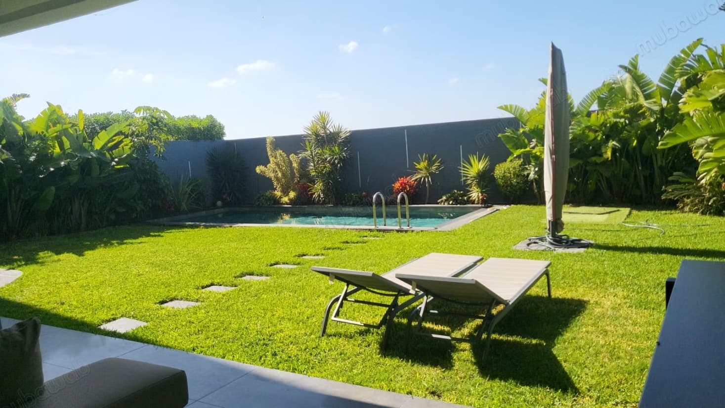 Tamaris, location d’un appartement meublé piscine