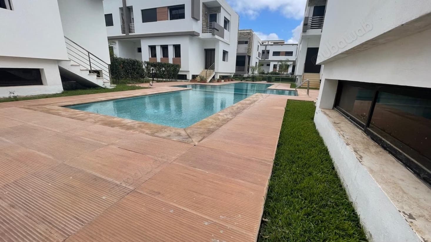Superbe appartement à louer à Harhoura. Superficie 300 m²...