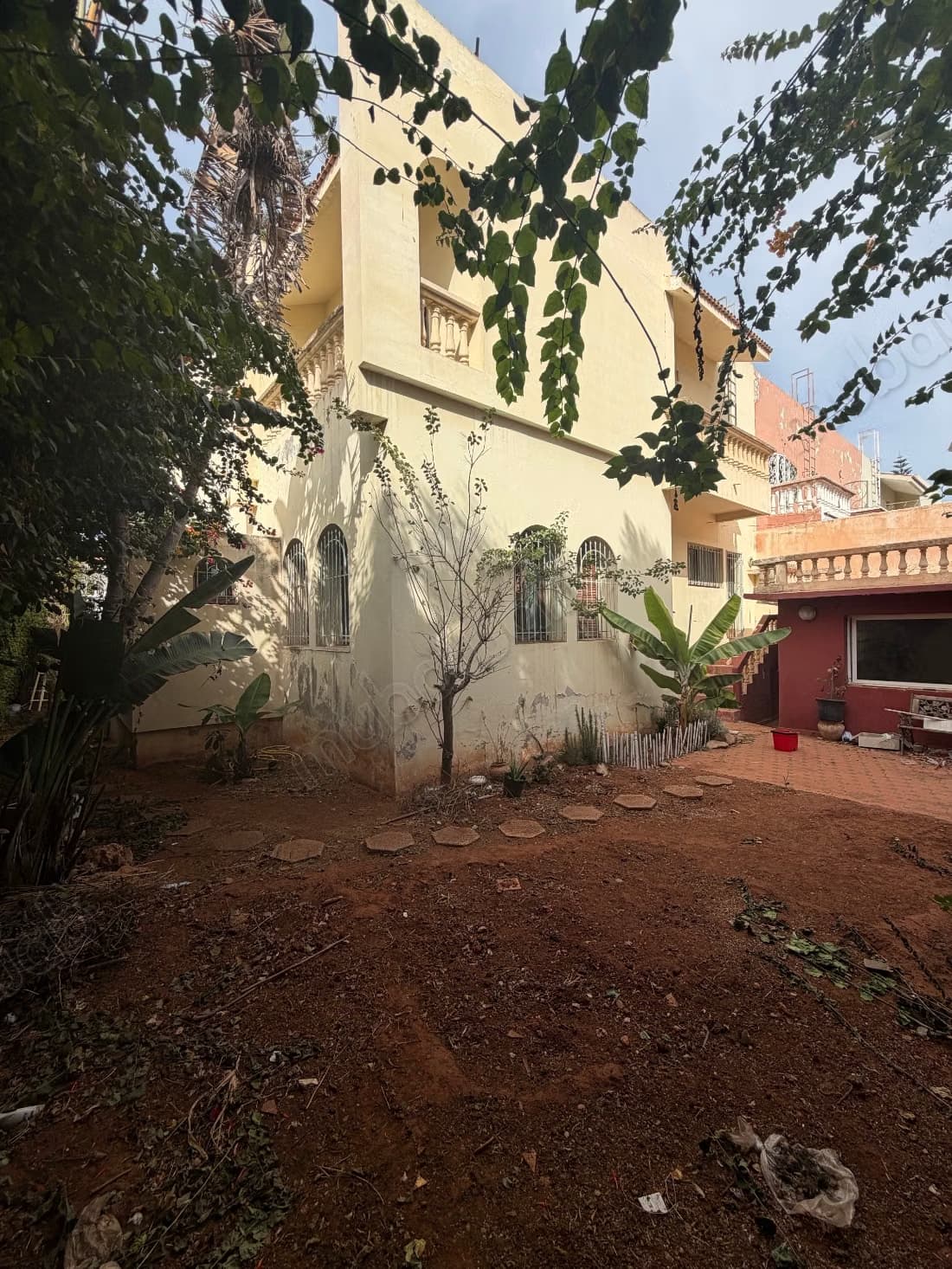Maison de haut standing à vendre à Ain Diab Extension. 6 gra...