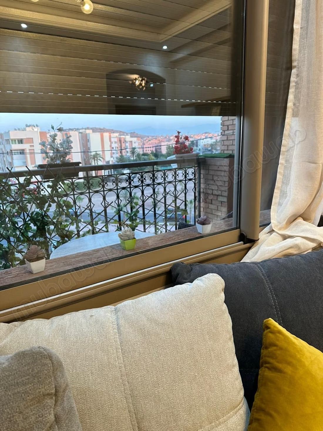 Bel appartement en location à Ouasis. 1 chambre. Bien meub...