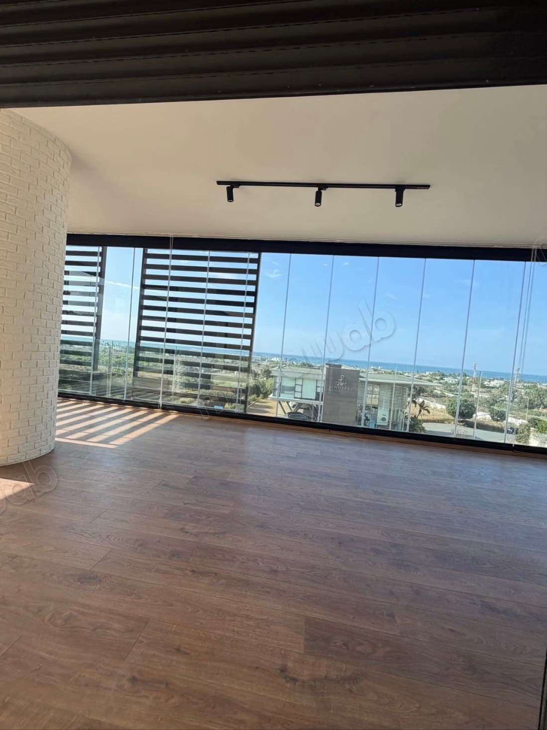 Fabuleux penthouse à vendre à Ain Diab. Superficie totale de...