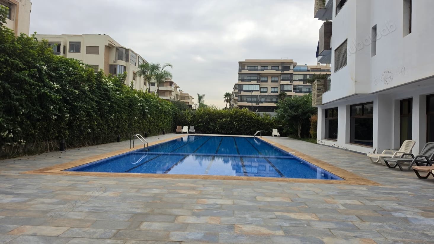 Appartement avec terrasse à Californie à Louer