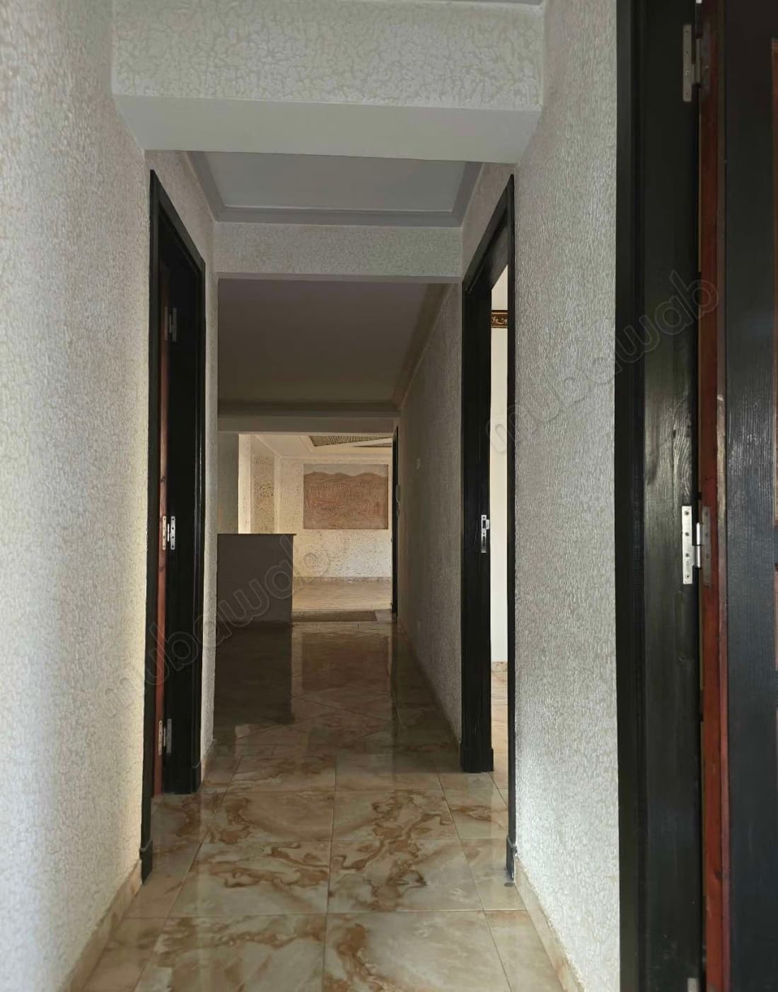 Bureaux en location à Wifak. Superficie 111 m². Concierge et...