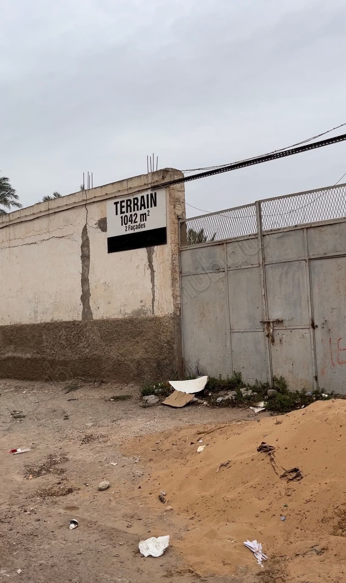 Beau terrain à vendre à Amsarnat. Superficie totale 1042 m²
