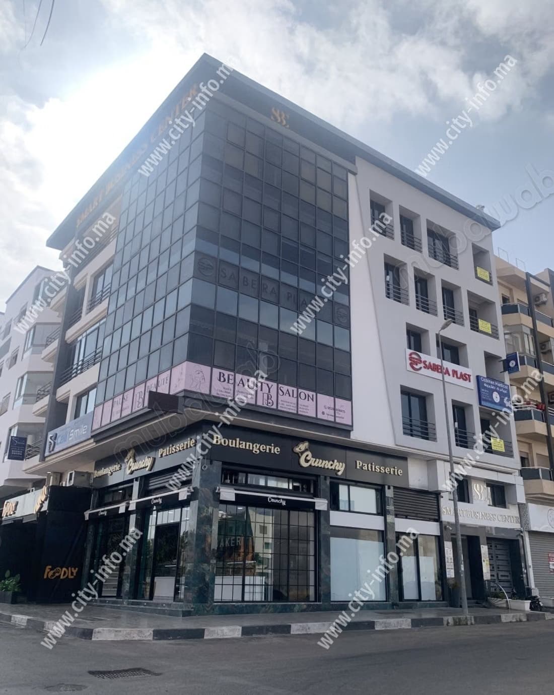 Bureaux à louer à Hay Chrifa. Superficie totale de 64 m². Av...