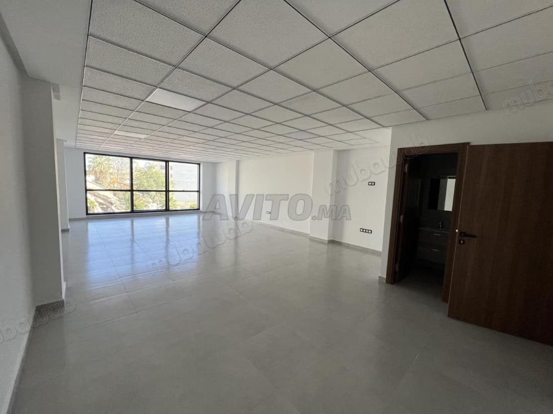 Location plateau de bureau moderne
