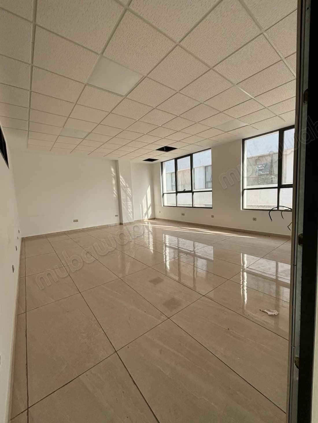 Vend bureaux à Sidi Maarouf. Surface de 162 m². Prestation d...