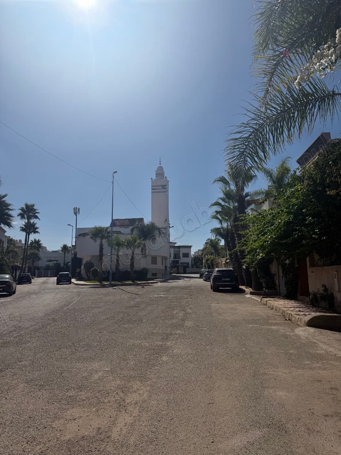 Villa à Californie. À côté la mosquée bvl fes