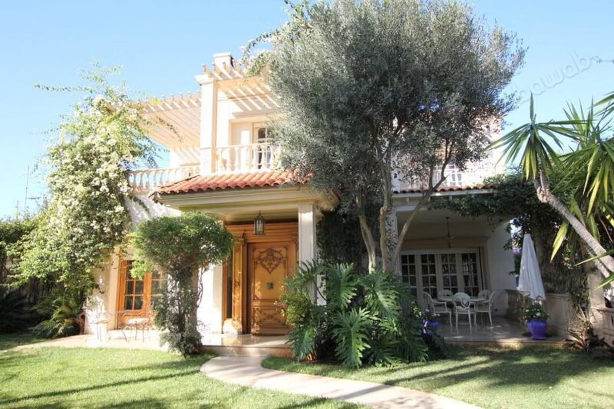 Villa meublé en location sur C. I. L