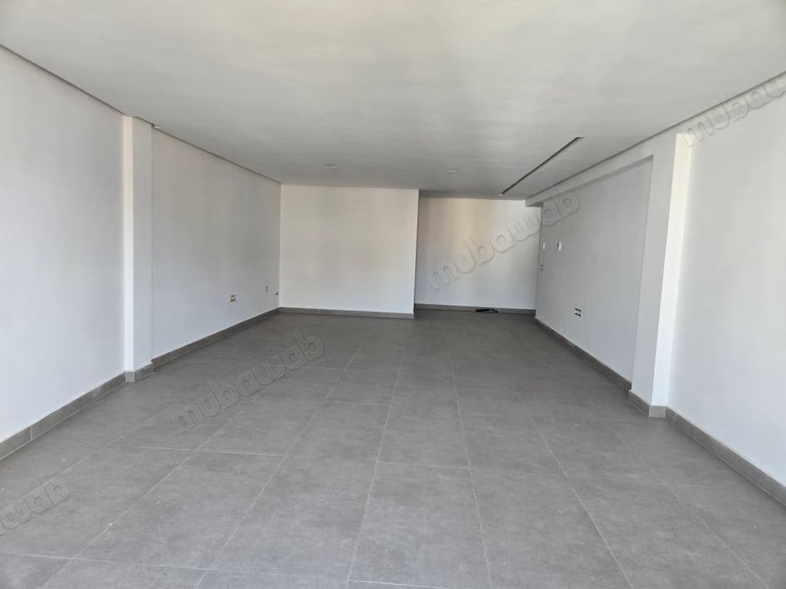 Beaux bureaux à louer à Californie. Superficie 65 m². Rési...
