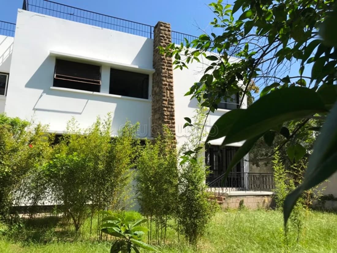 Maison de luxe à louer à Rabat. 4 chambres agréables. Vue im...
