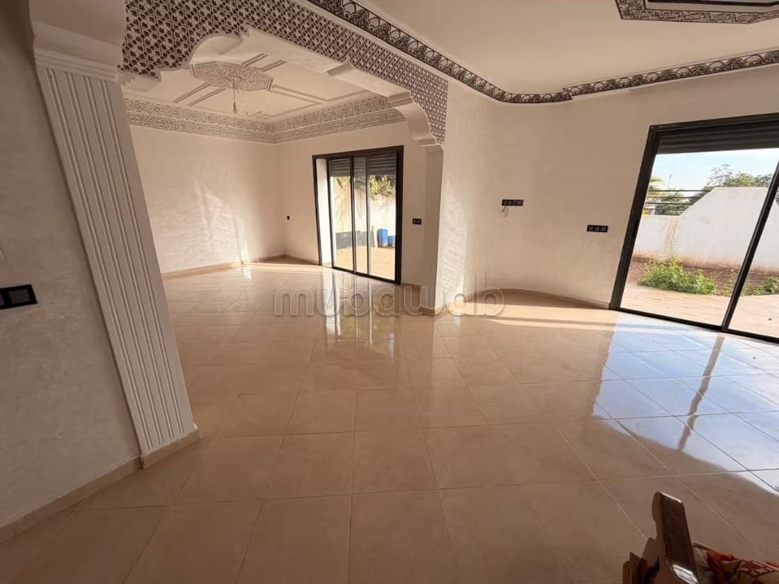 Villa de 400m2 a louer Neuve a iligh