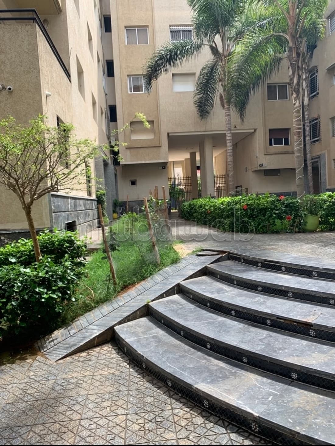 Appartement à vendre à Sidi Hajji. 3 pièces. Terrasse et j...