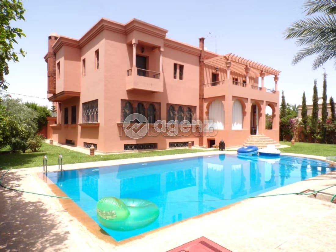 Villa à vendre 1 231 m², 7 chambres Masmoudi Marrakech