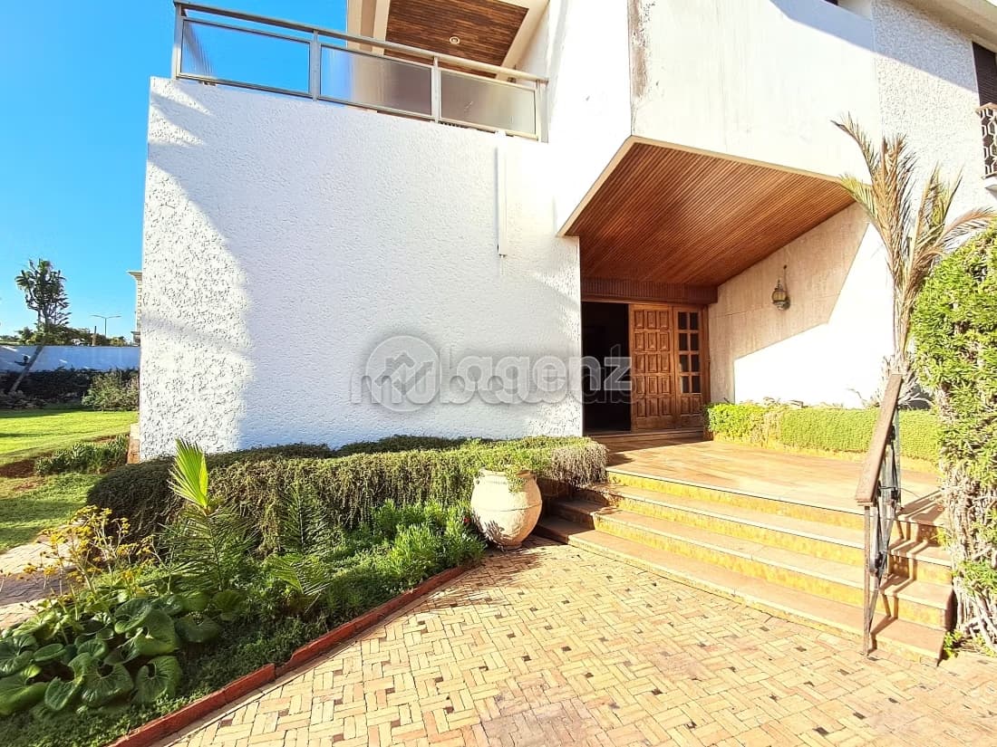 Villa à vendre 2 000 m², 8 chambres Anfa Supérieur Casablanc...
