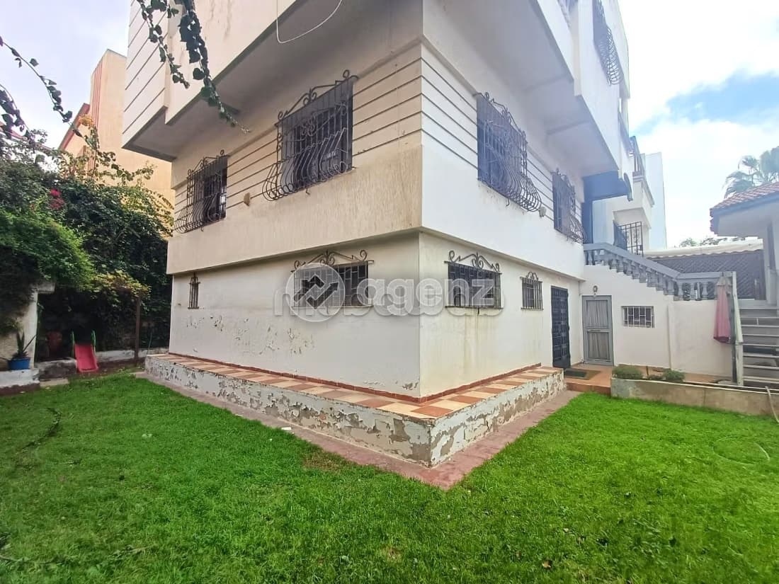 Villa à vendre 373 m², 9 chambres Hay Ach chbanat Rabat