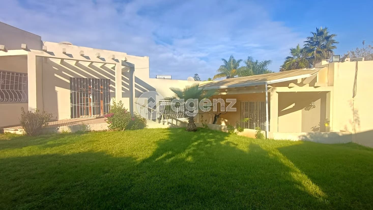 Villa à vendre 1 882 m², 4 chambres Souissi Rabat