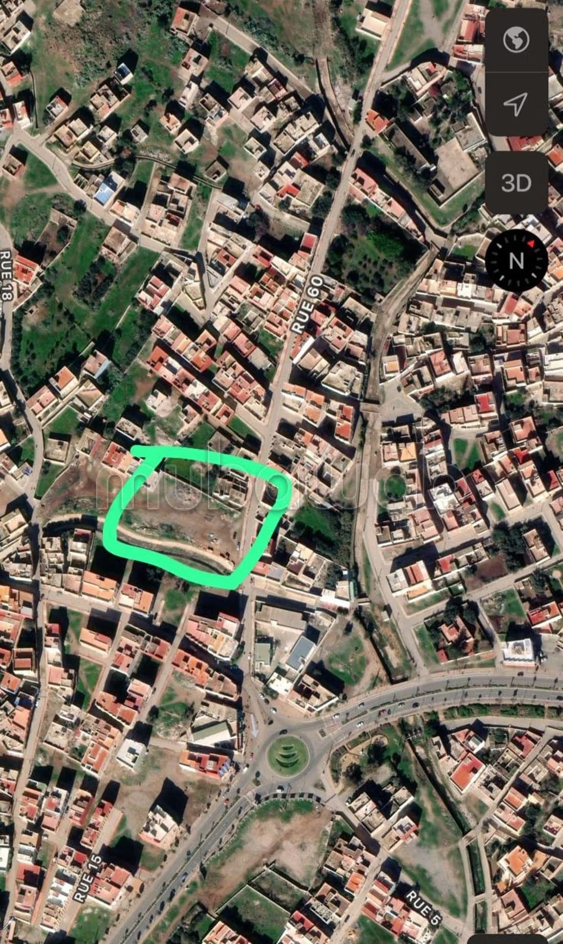 Terrain à la vente à Tirakaa. Surface de 300 m²