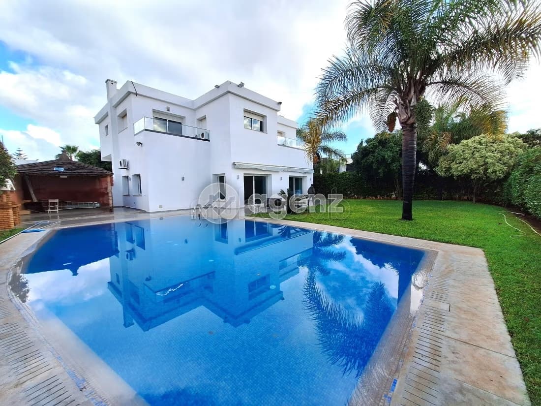 Villa à vendre 1 040 m², 6 chambres Dar Bouazza Dar Bouazza