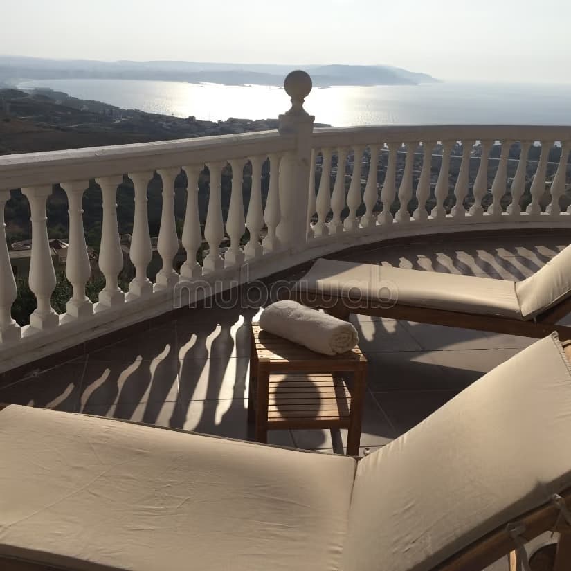 Une belle villa de 1270m2 vue sur mer