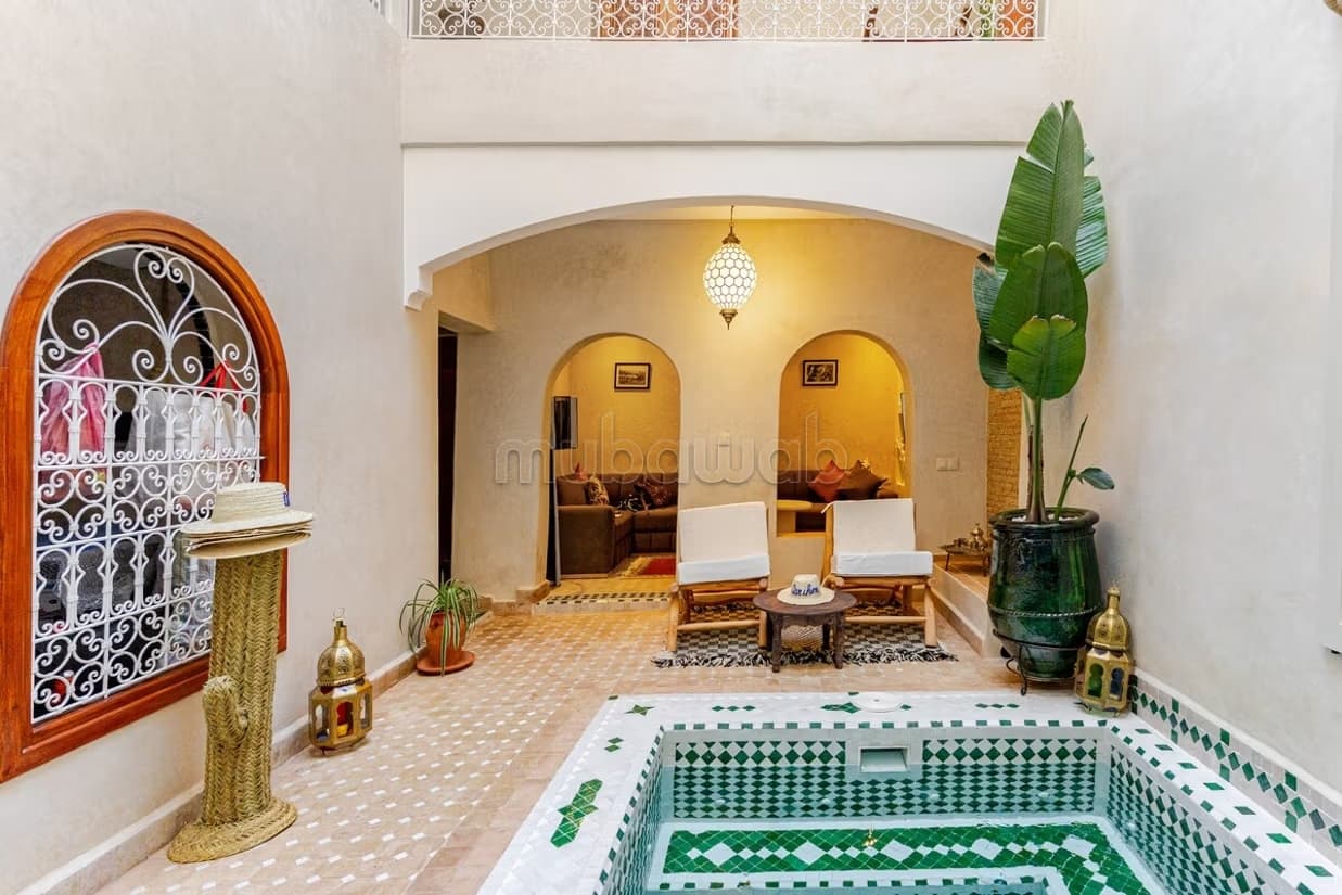 Riad de charme avec piscine, Rénové facile d'accès