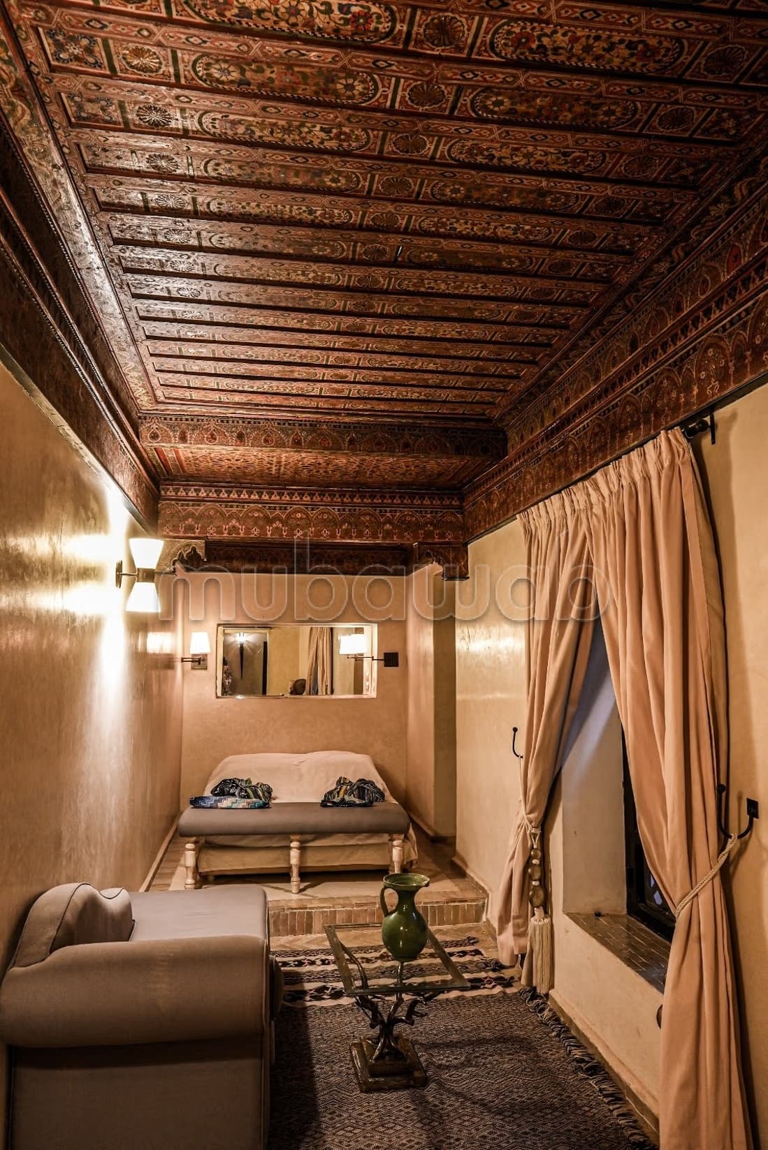 Titled 4 bedroom Riad Against Bahia Palace garden